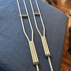 Crutches 