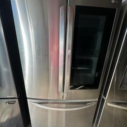 LG INSTAVIEW STAINLESS STEEL DOOR IN DOOR FRENCH DOOR REFRIGERATOR WITH ICE MAKER / small Dents 