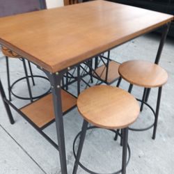 Very Nice Table And Stools (4) 👌