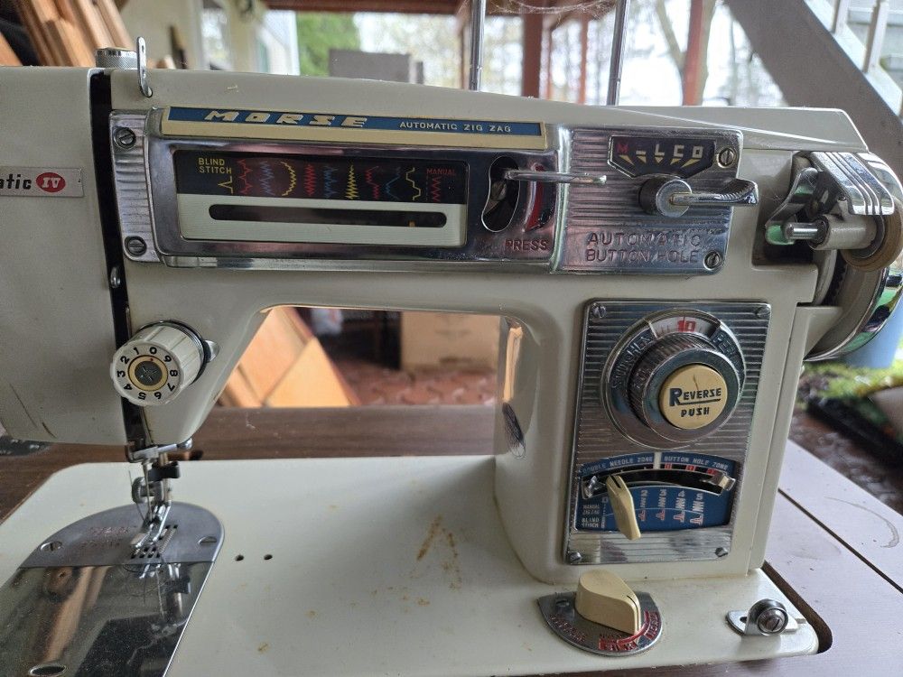 Morse 4300 Sewing Machine With Table