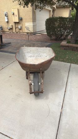 Wheel barrel
