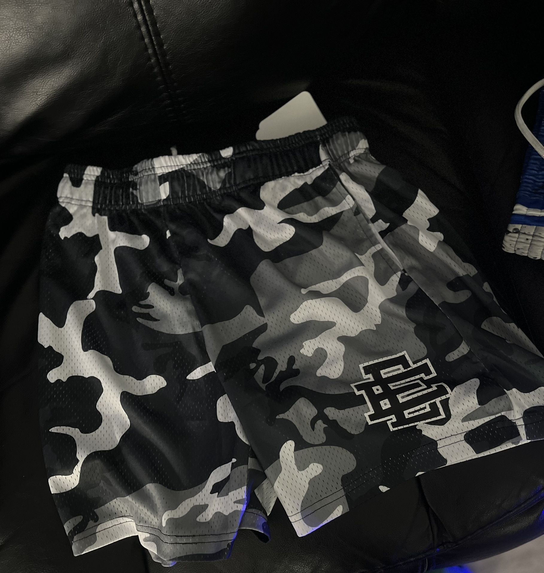 EE Shorts