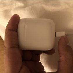 Like New Apple AirPods Charging Case
