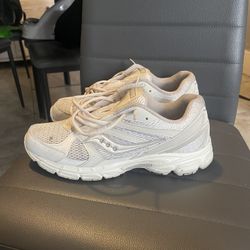 MEN SIZE 10 | Saucony's Sneakers