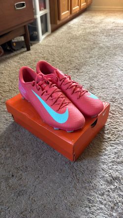 Size 10 brand new soccer cleats never worn