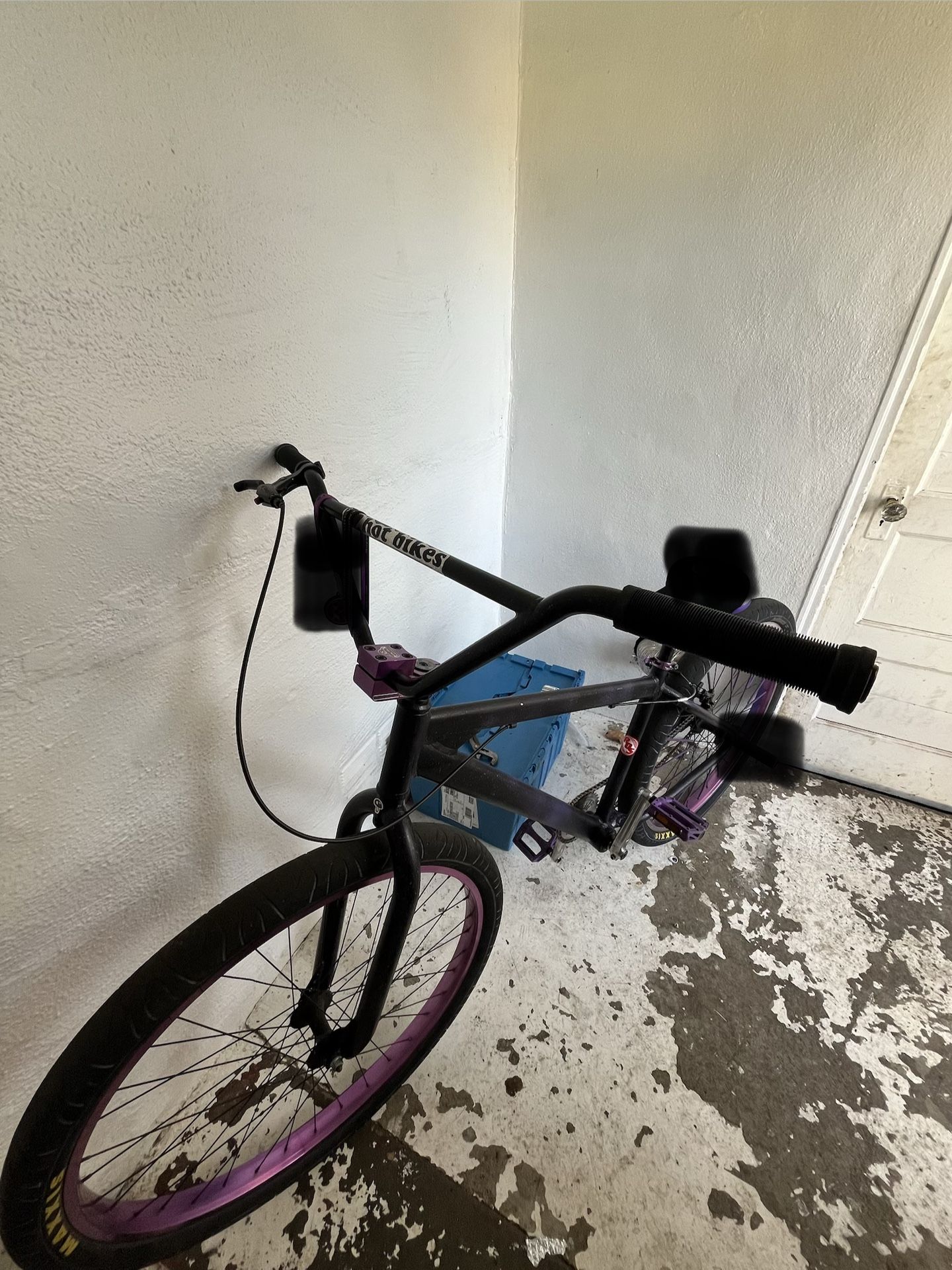 Se Bike/Wheelie Bike Read Description