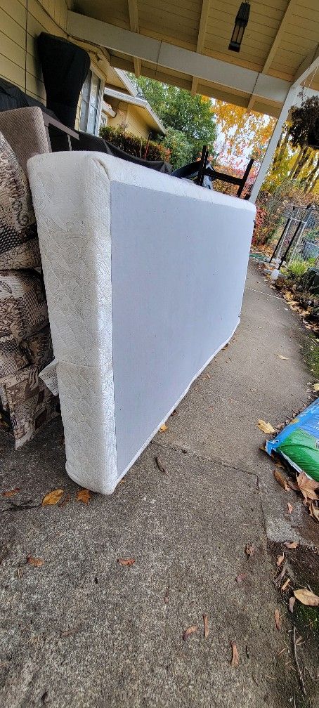 Free Twin XL Adjustable Bed