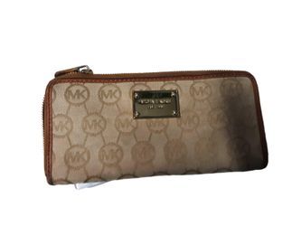Micheal Kors None Seen Beige / Tan Wallet