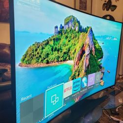 70" Samsung Smart Tv 4k Great Condition.  Tv Has Great Quality Pics No Scratch Come With Original Remote 