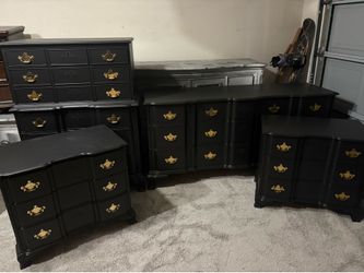 Dresser set