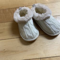 Girls Baby Bear Paw White Faux Fur Slippers Size 6-12 Months New Kids Toddler