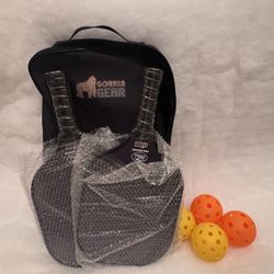 Gorilla Gear Pickleball Set – 2 Paddles + 4 Balls + Carrying Bag – Brand New! 🏓💪