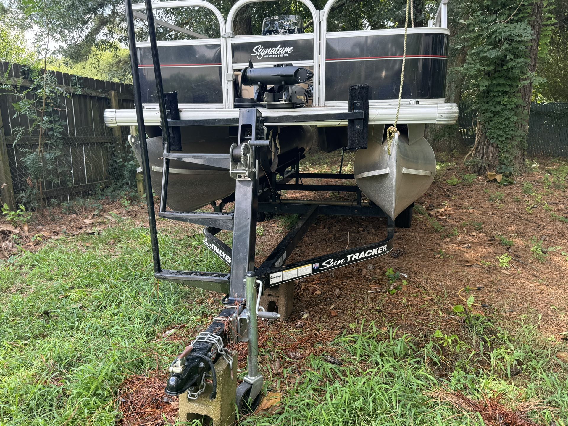 2014 Sun Tracker 16’ Bass Buggy w/ trailer