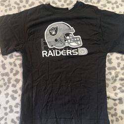 Raiders woman’s tee size M