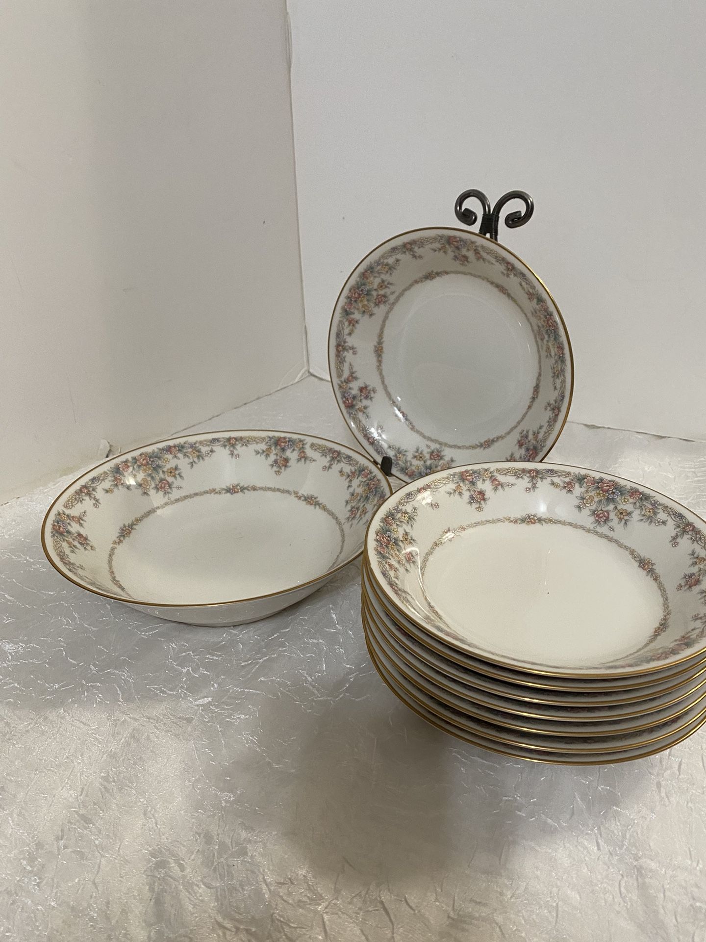 Vintage NORITAKE Gallery Soup Bowls 7 3/4” & Big Bowl Width: 9 1/2 in Height: 2 1/2 in Total 9 Plates