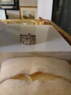 Cocktail band ring