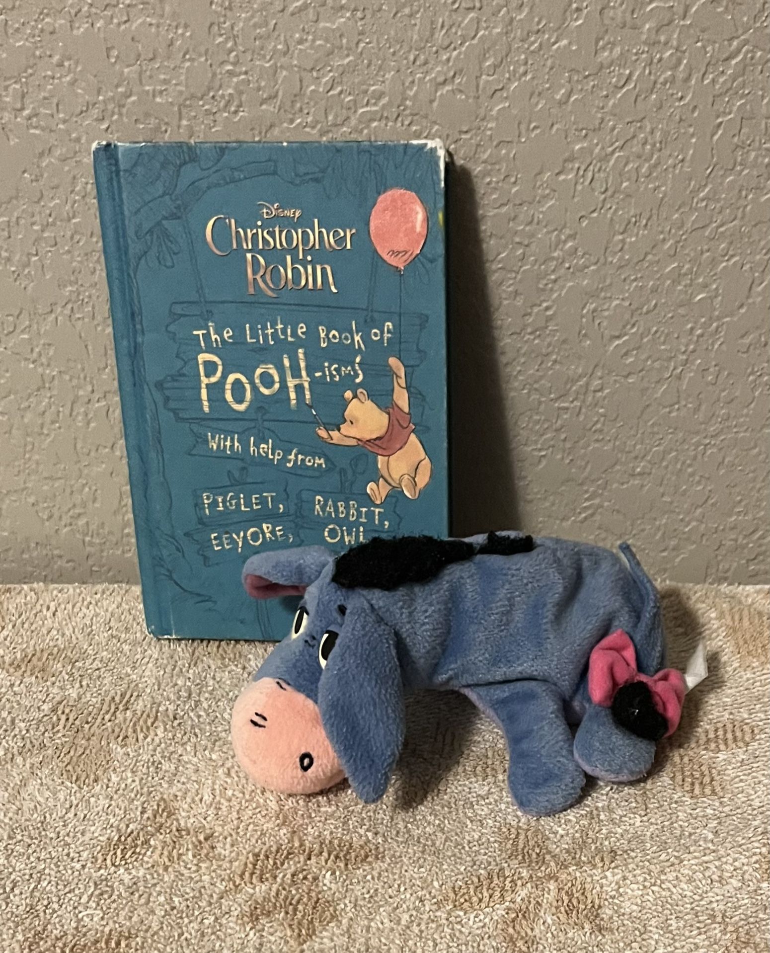 Christopher Robin: Book of Poohisms + Eeyore Plush