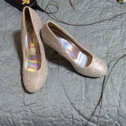 Size 5  1/2 Heels Silver An Crystal 