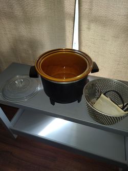 Crockpot and deep fryer  combo.