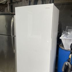 freezer upright  white  big 