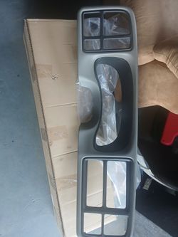 Chevy / gmc instrument cluster trim panel