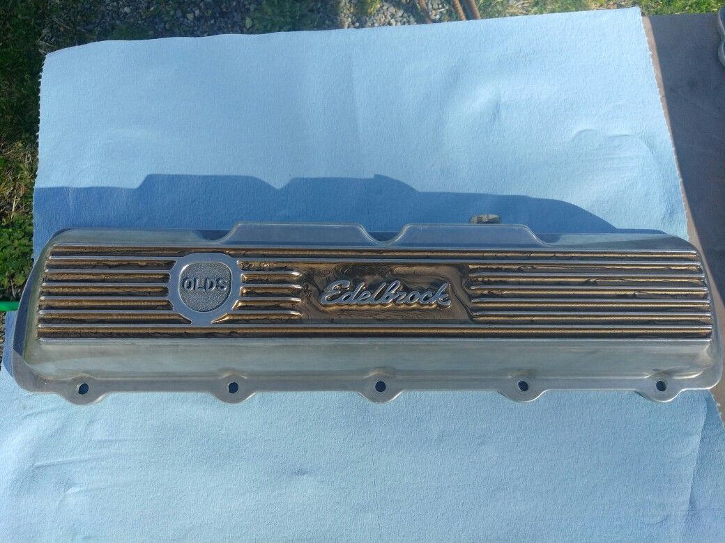 Vintage Edelbrock 4185 finned aluminum valve covers for Oldsmobile 400