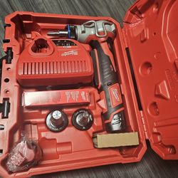 MILWAUKEE M12V PEX EXPANDER KIT BRAND NEW 