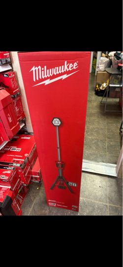 Milwaukee new rocket light M18