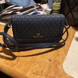 Michael Kors Crossbody Wallet