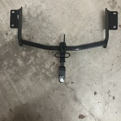 Honda CRV Trailer Hitch.  (CURT 12169)