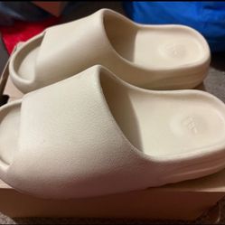 Yeezy Slides 