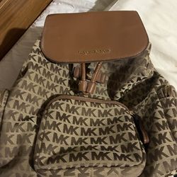 MICHAEL KORS Beige & Ebony Signature Abbey Backpack