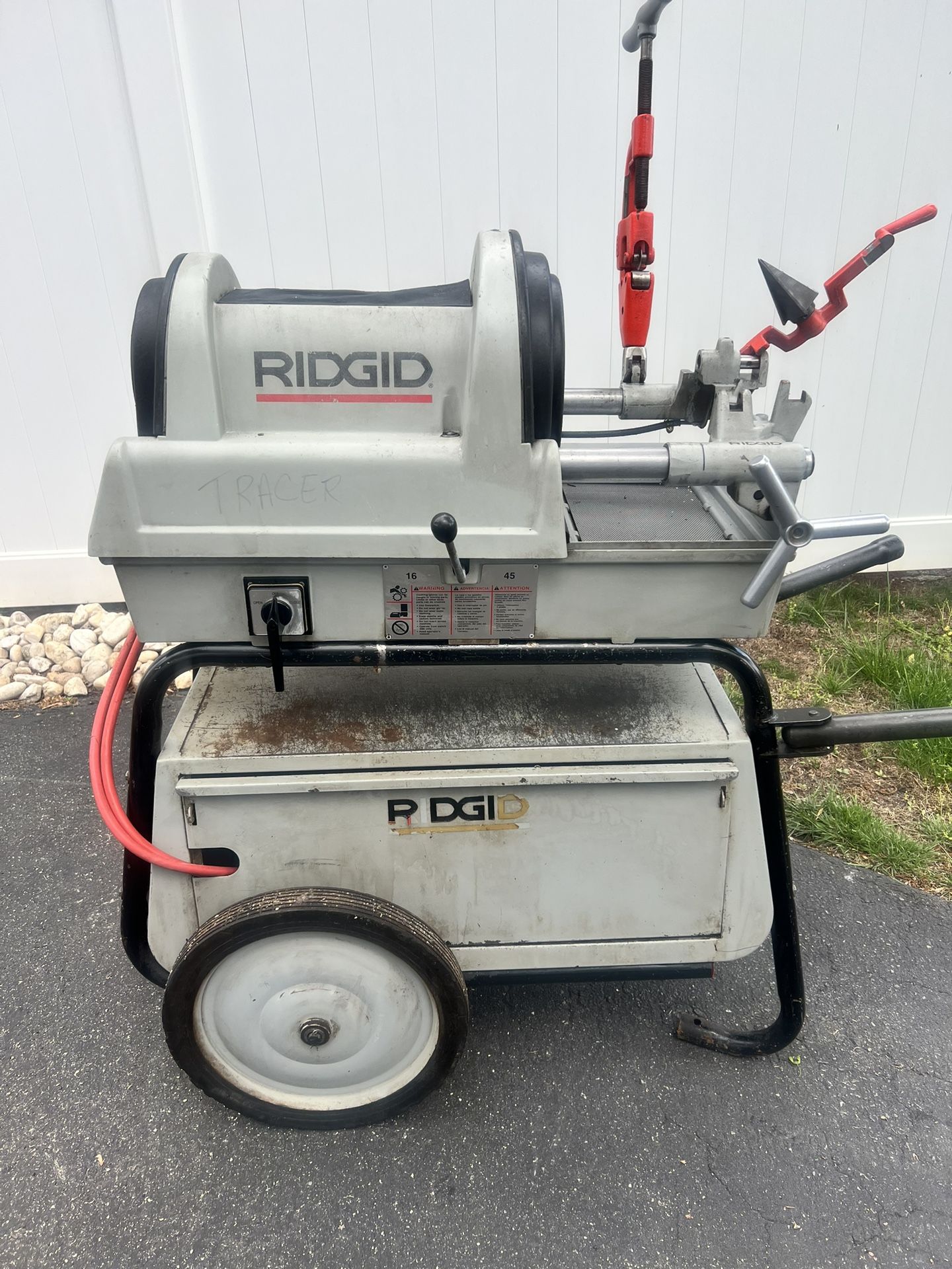 NO die head or cutting dies included. $1800 or Best Offer