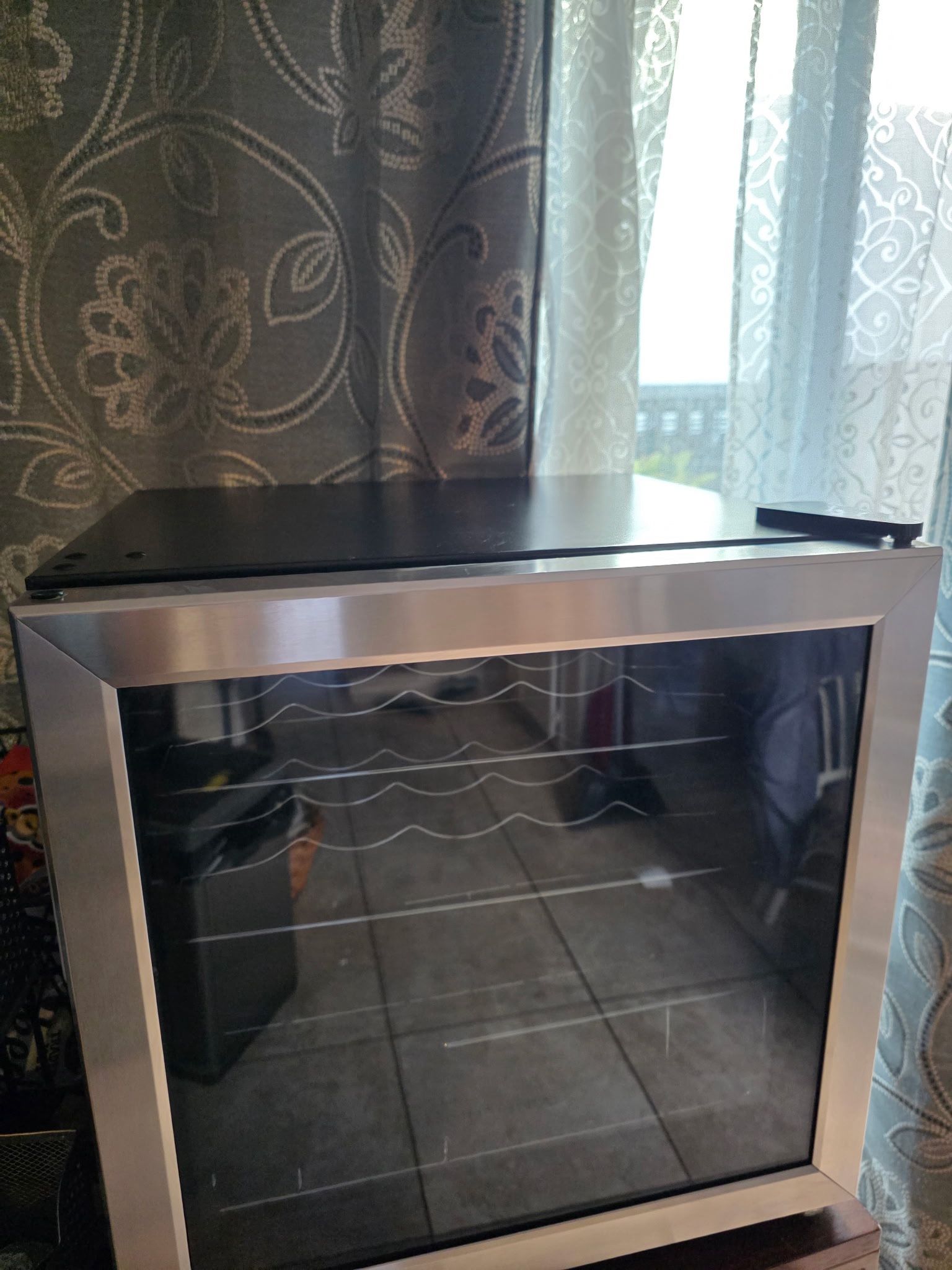 Insignia Wine fridge