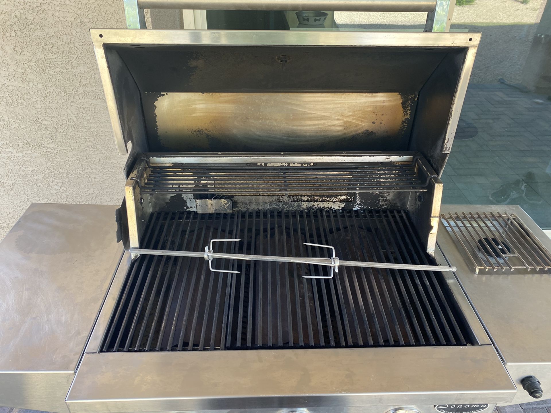 Sonoma Platinum Edition Grill for Sale in Las Vegas, NV OfferUp