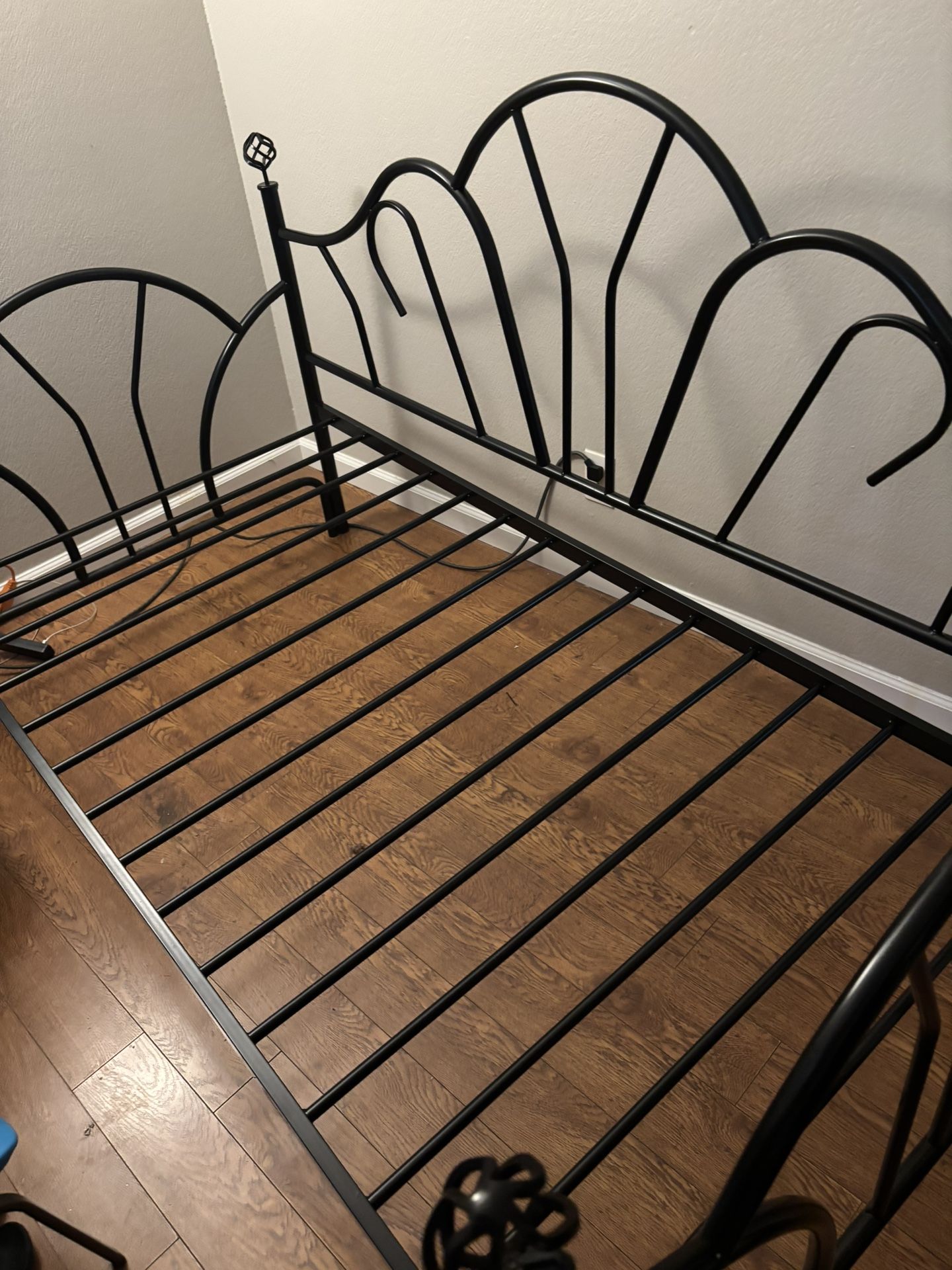 Twin size bed frame