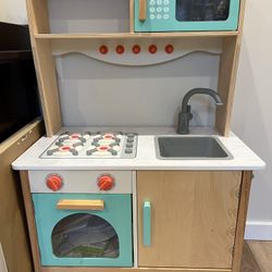 B. Toys Kids Kitchen 