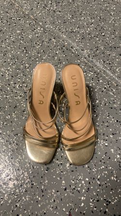 Gold/Shiny colored heels