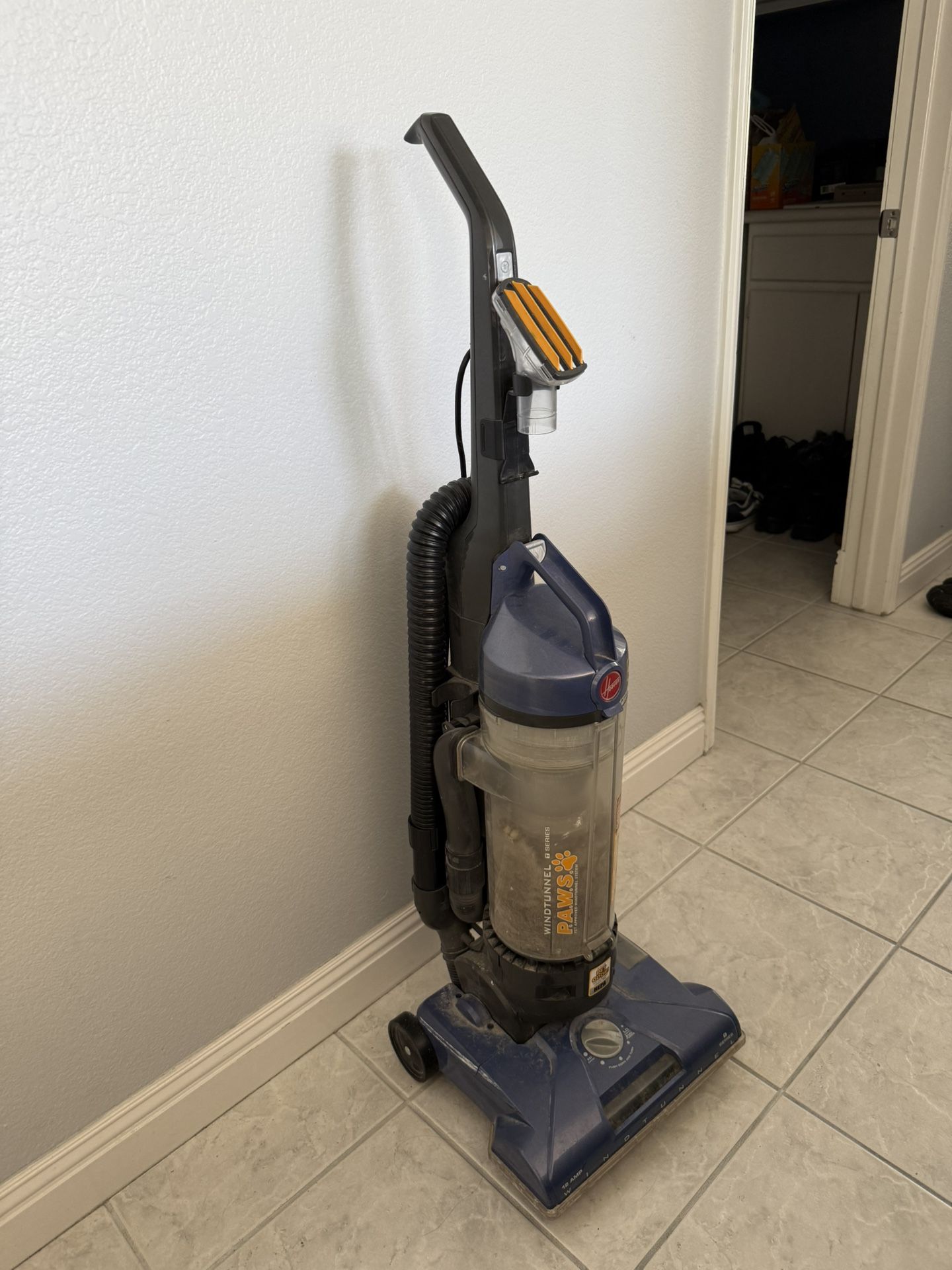 Hoover Wind tunnel Paws Vacuum 