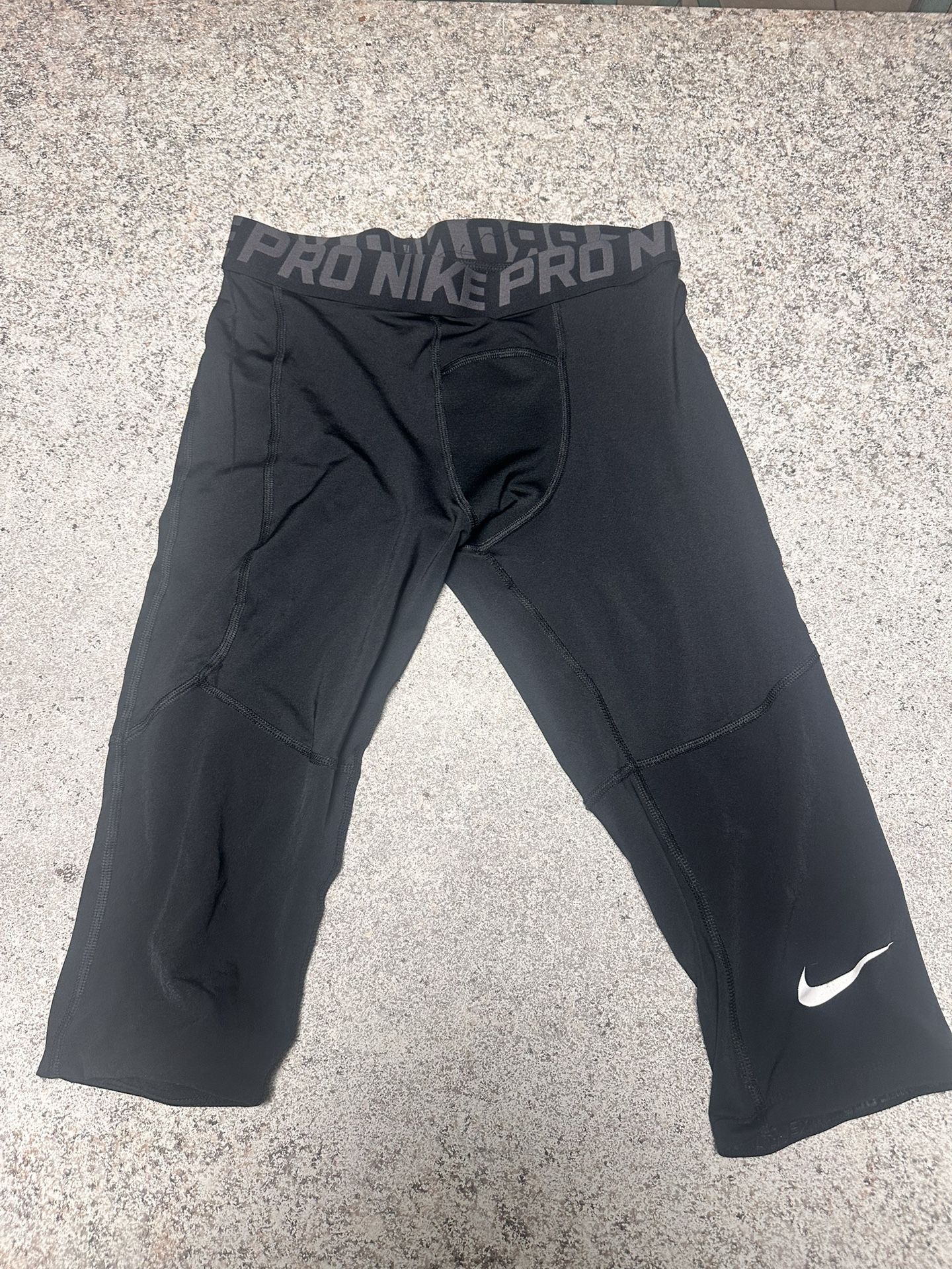 black nike 3/4 compression pants