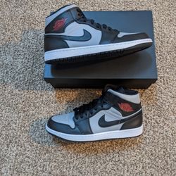 Air Jordan 1 Mid Shadow Size 8m,9m,10m,10.5m and 11m