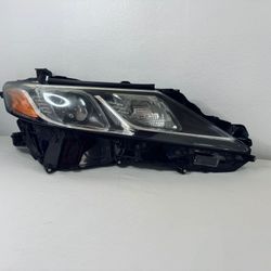 2018 - 2023 TOYOTA CAMRY CHROMED HALOGEN RH PASSENGER SIDE HEADLIGHT OEM