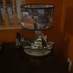 Vintage 2004 Harley Davidson Motorcycle Table Lamp w Headlight Night Light