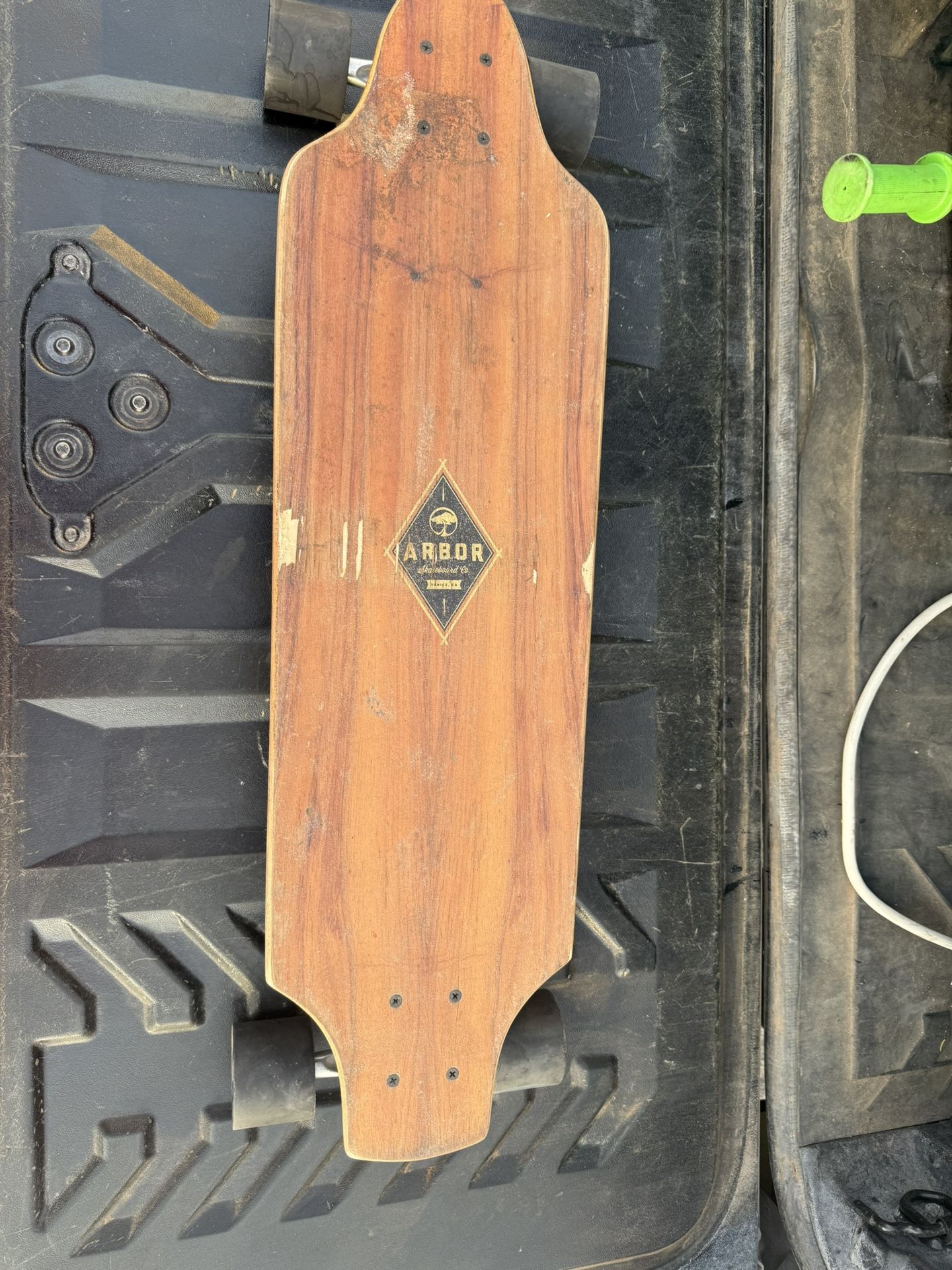 Longboard and Skateboard.