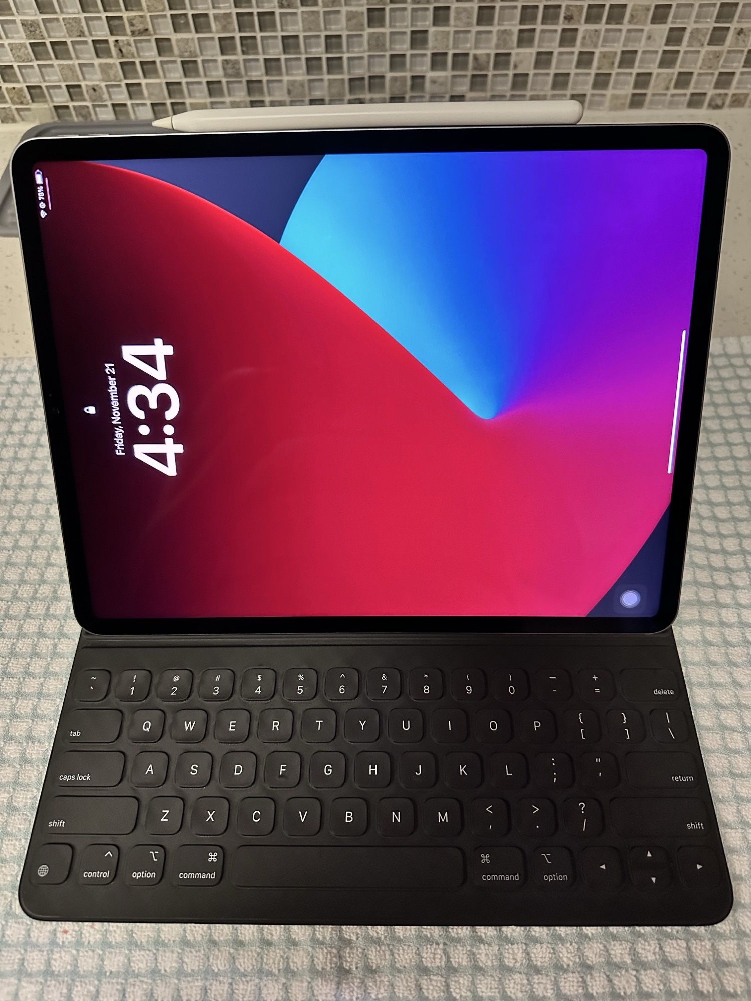 Apple iPad +Accessories Bundle for Sale in Carlsbad. EXCELLENT CONDITION.