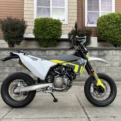 2022 Husqvarna 701 SM
