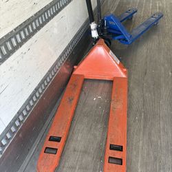 Pallet jacks 
