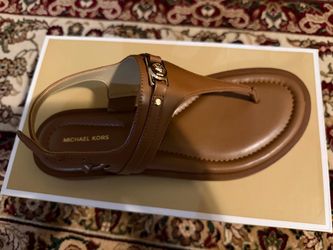 Michael kors Mandy thong sandal leather size 8