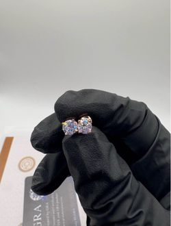 Rose Gold Screw backs VVS