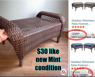 $30 Outdoor/indoor Ottoman in mint condition like new 33” by 19”